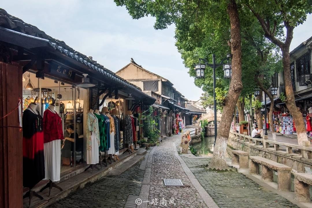 “月薪8万”招助理要求贷款整容，整完了老板不见了，这到底是什么骗局？游戏画面